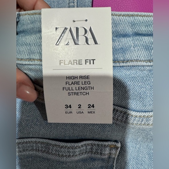- NWT - ZARA Flare Jeans with a high waist - Picture 4 of 6